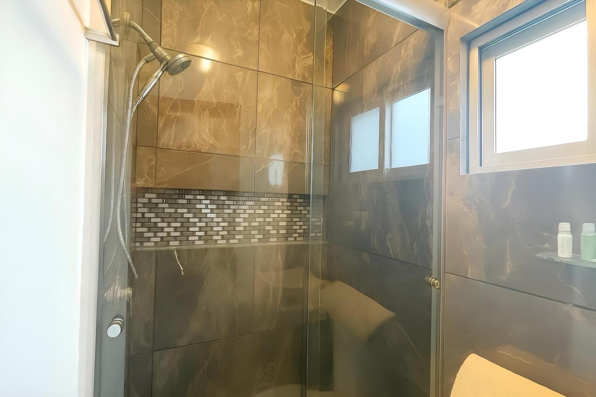 C O V A D O N G A Aparthotel